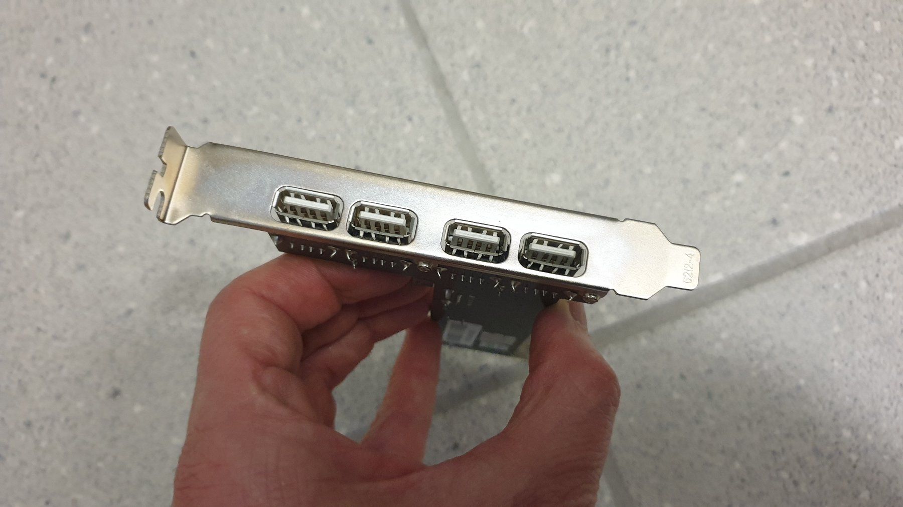 Lecteurs & Adaptateurs: Karte mit 5 USB-Anschlüssen – D'occasion à Stäfa par Supertramp73 3