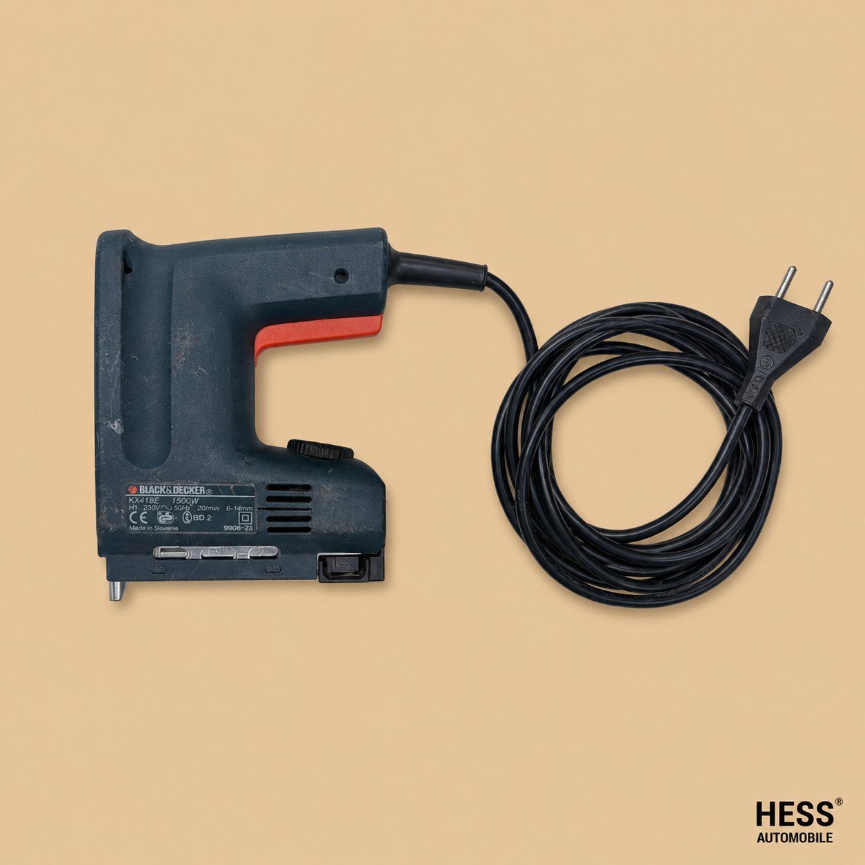 Tutti gli attrezzi: Tacker Maschine Black & Decker mit 1000x Klammern – Usato da Alpnach-Dorf venduto da Hess-Automobile