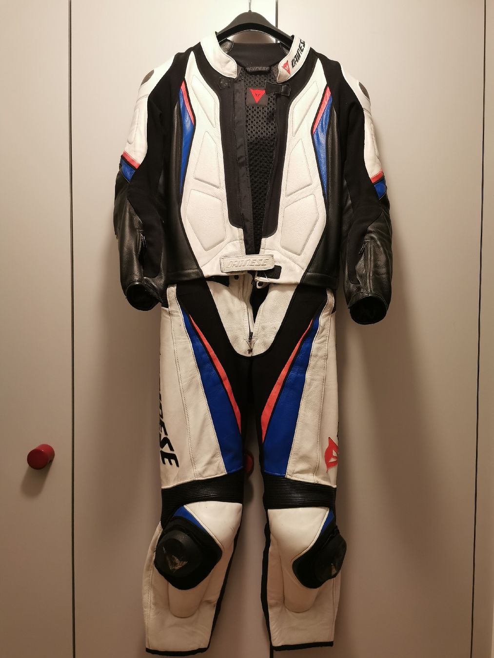 Dainese Completi: Dainese Motorradlederkombi 2 teilig – Usato da Zuchwil venduto da Leu_44