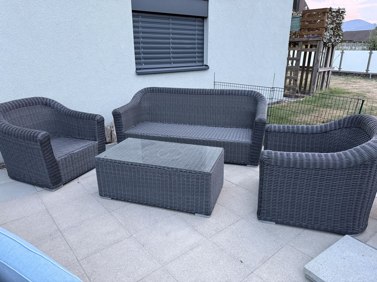 Sofas: Gartenloungemöbel Polyrattan grau 4-teilig gebraucht – D'occasion à Gunzgen par Fra1990 6