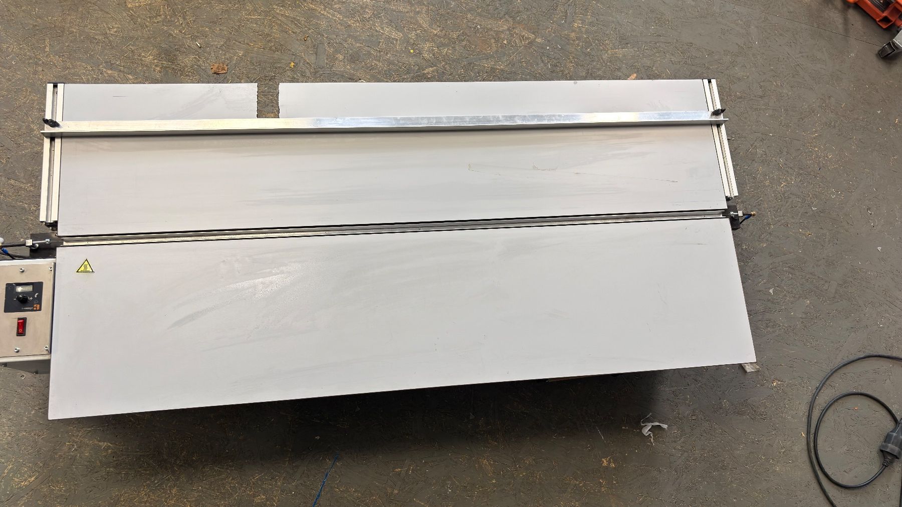 Toutes les machines: Kunststoff - Biegemaschine i-concept IC100-1300 – D'occasion à Sissach par swxx5 5