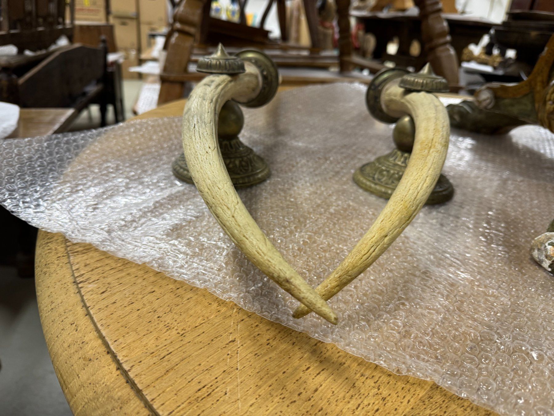 Alle Dekorationen: Antique Ornate Candlestick Holders – Excellent Condition – Gebraucht aus Luzern von Antiquesonline 3