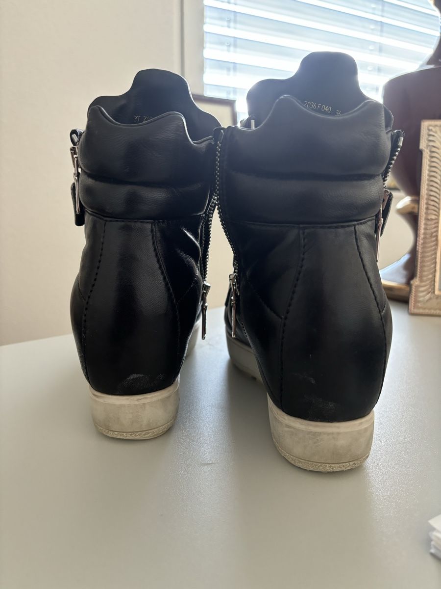 Prada Damenschuhe: PRADA sneakers – Gebraucht aus Buchrain von Mr.Kim 4