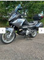Moto voyageuse et utilitaire mini GT