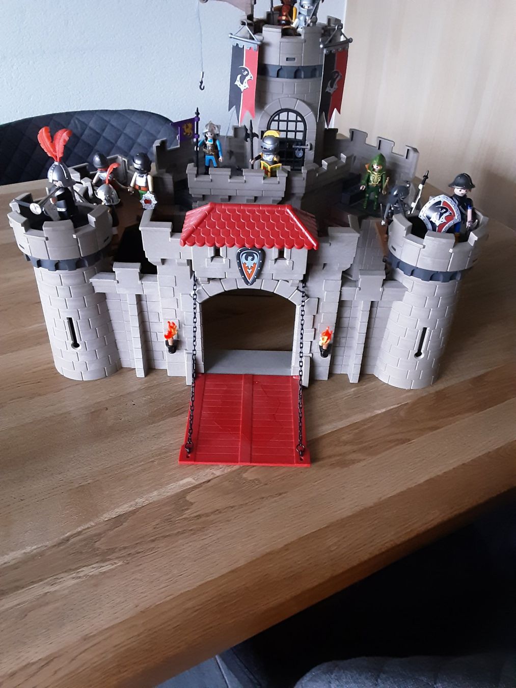 Playmobil Spielzeuge: Playmobil Ritterburg – Gebraucht aus Unterägeri von KRD7 1