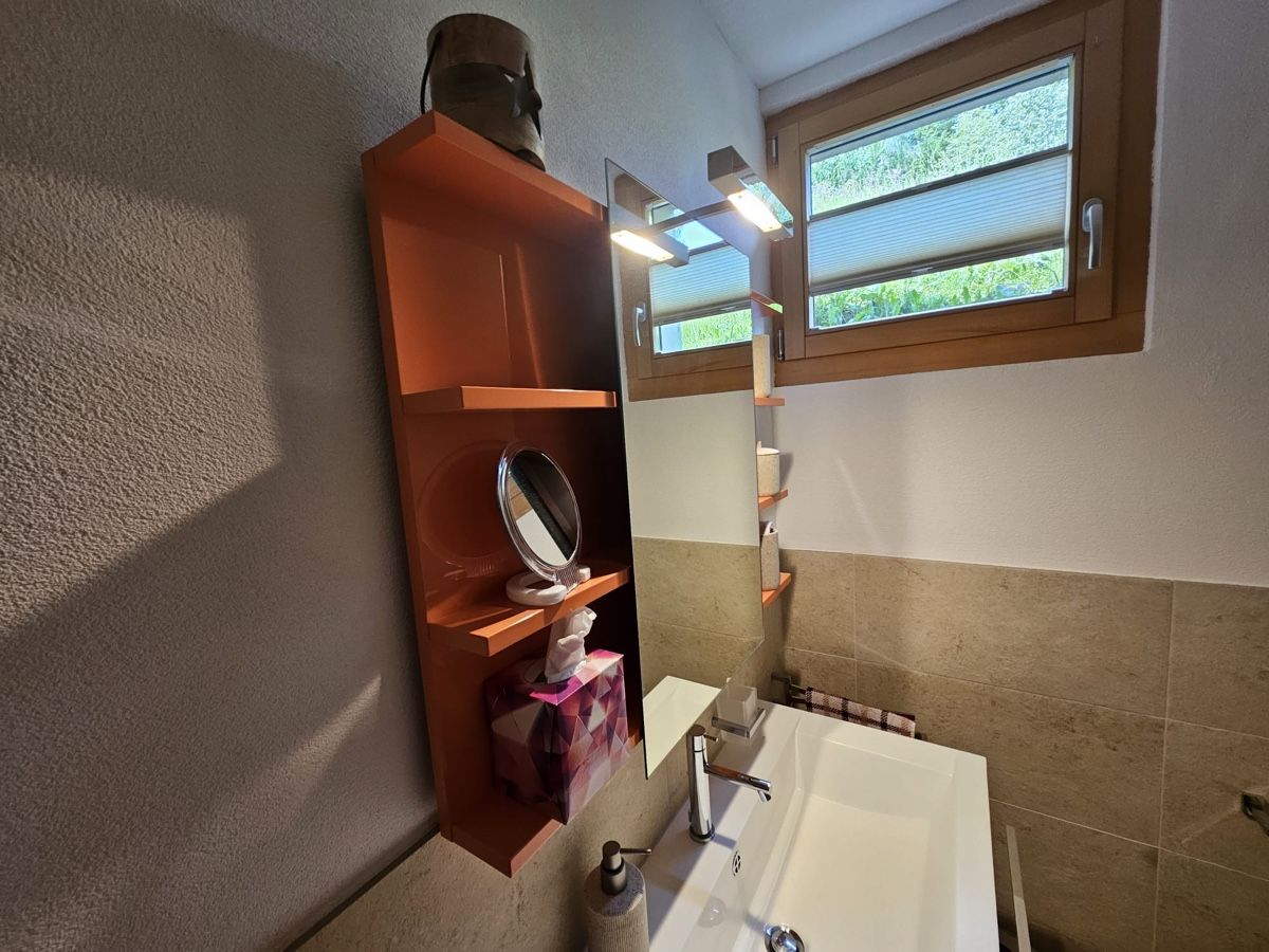 Mobili per bagno: Lavabo mit Unterschrank neuwertig – Usato da Wollerau venduto da Vivi_02 5