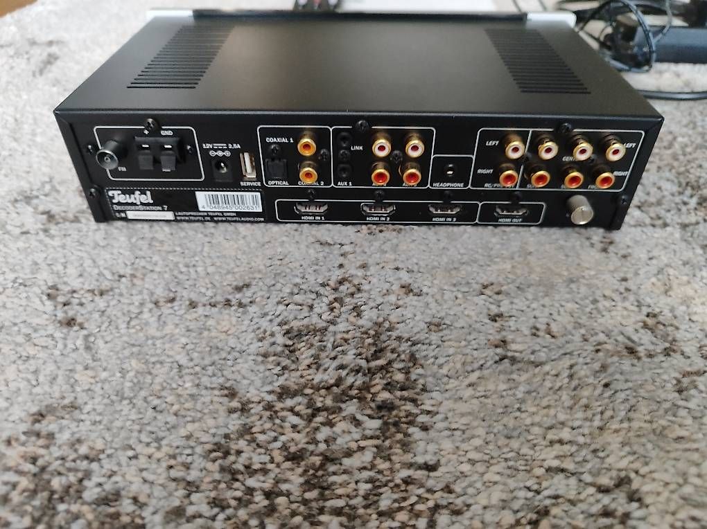 Amplificateurs: Teufel Decoderstation 7 Vorverstärker Dolby Digital 5.1  – D'occasion à Koblenz par mat_xv9x