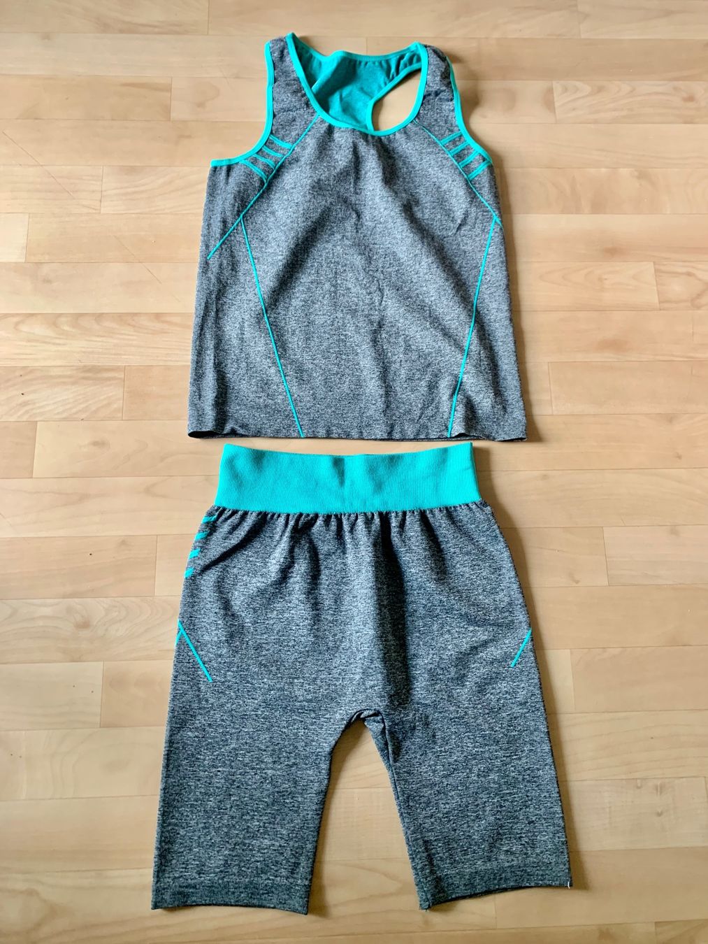 Lotti di vestiti: SPORT Kleiderpaket: 3 Sets XS/S – Usato da Zürich venduto da Angela_Fashion_Lover 5