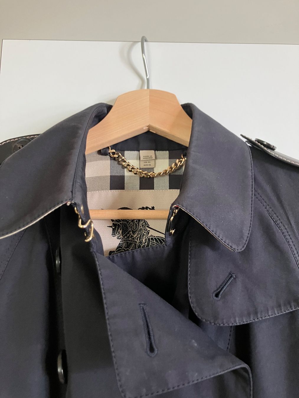 Burberry Cappotti: Burberry Trenchcoat – Usato da Walchwil venduto da Maxana 3