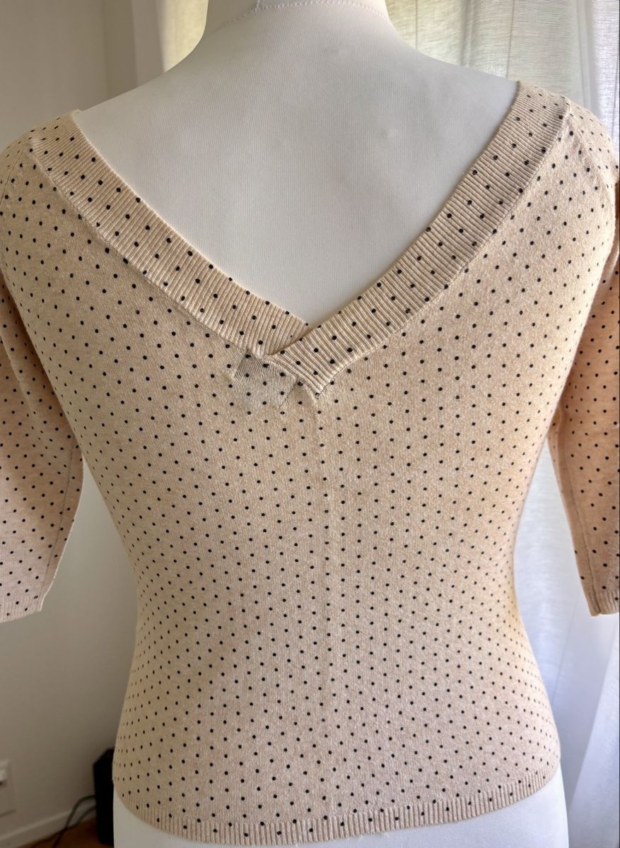 Maglioni & Felpe: Adolfo Dominguez Feinstrick Pullover Gr M V-Ausschnitt – Nuovo (secondo la descrizione) da Wangen ZH venduto da tel_gxb5 4