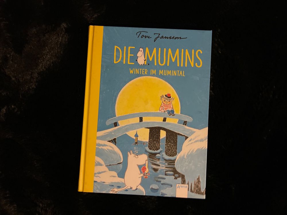 Mumins Winterurlaub Langarmshirt - Offizielles Moomin Merchandise Mit Heißgetränken Design
