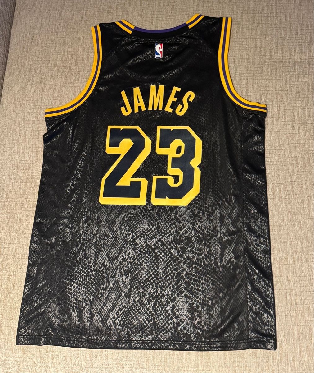 Lakers Canottiere & Pantaloni: Basketball Trikot Lakers – Usato da St. Gallen venduto da JanisB23 1