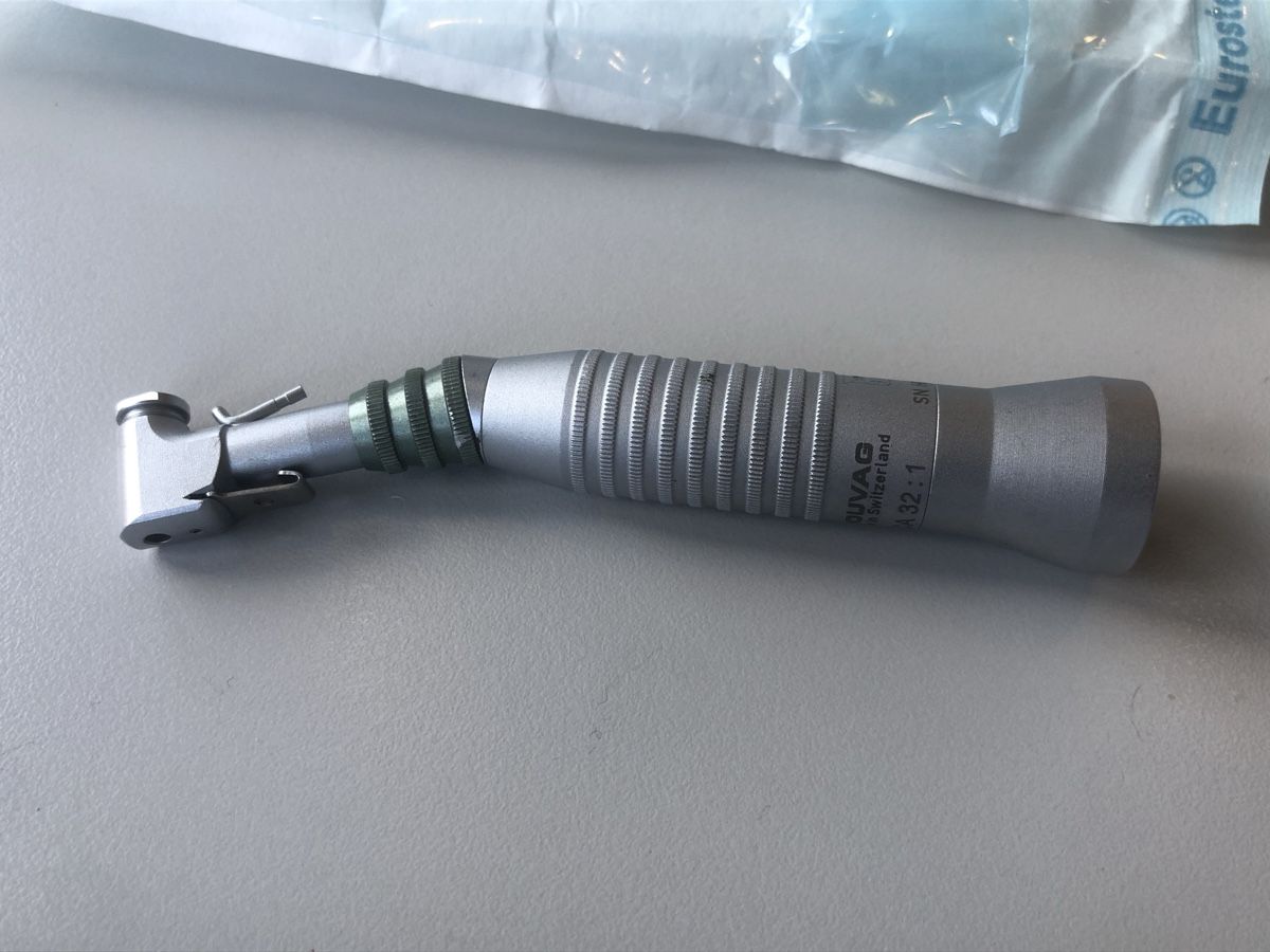 Medizinische Geräte: Implantat- und Chirurgiemotor – Gebraucht aus Rüschlikon von inf_l7m5 5