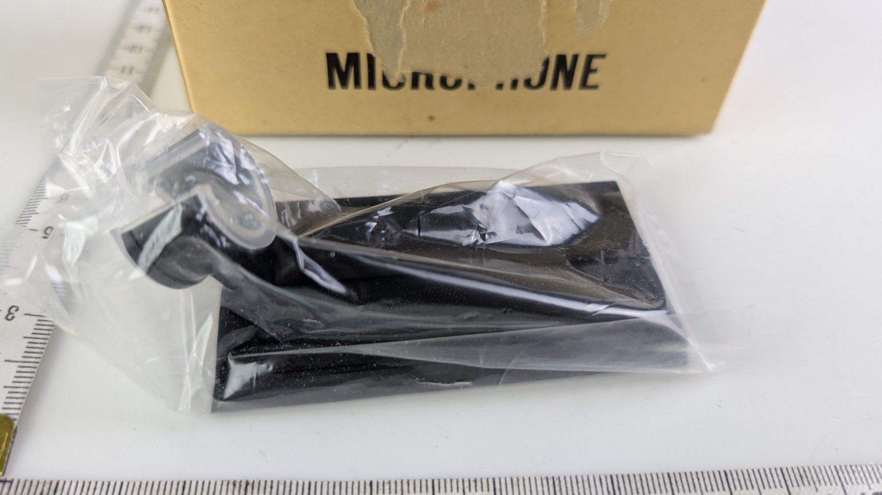 Microfoni: Benytone Mikrofon mit Kabel & Halterung, Vintage, top! – Usato da Zürich venduto da axolottchen 7