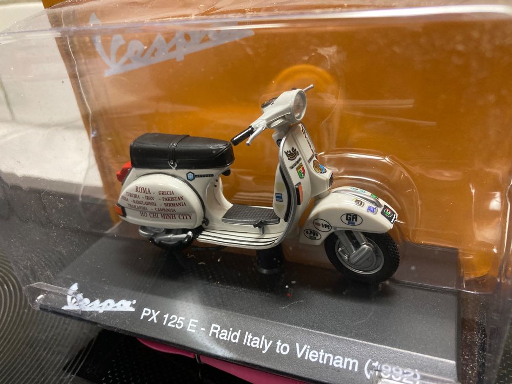 1992 Vespa PX 125 E Raid Italy to Vietnam 1:18 diecast scale model scooter