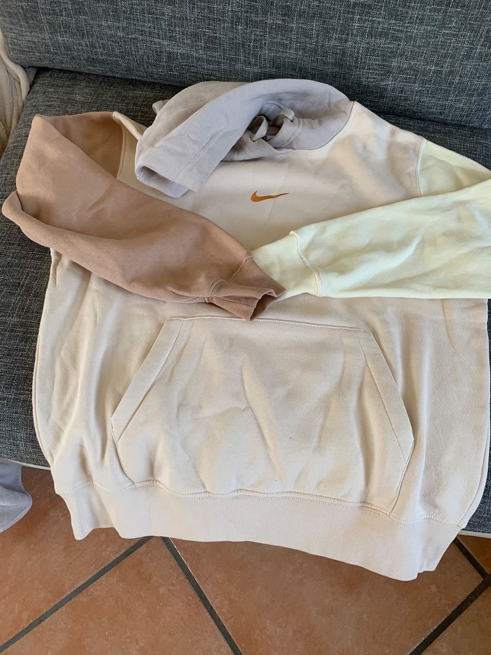 Nike Canottiere & Pantaloni: Nike tshirt – Usato da Menziken venduto da karma9 1