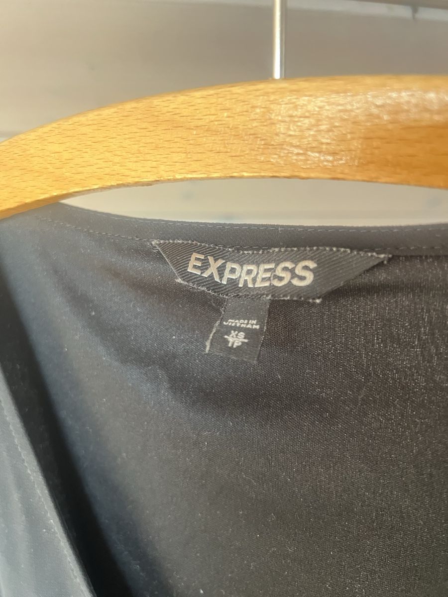 Kleider: Express Schwarzes Kleid – Grösse XS – Gebraucht aus Altstätten SG von Melval22 1