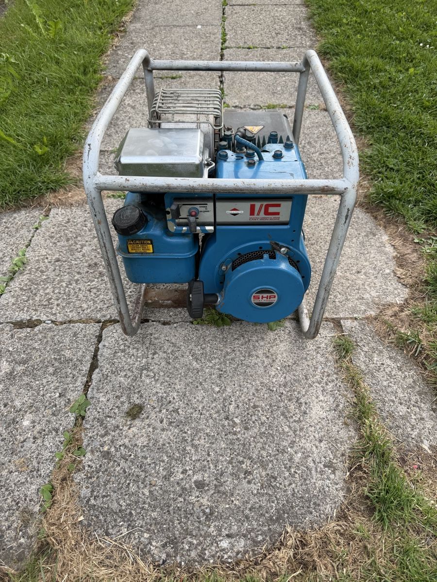 Generatori di corrente: Gebrauchte Benzin Stromgenerator mit 5 HP, BRIGGS STRATTON  – Usato da Hinwil venduto da motorsage83