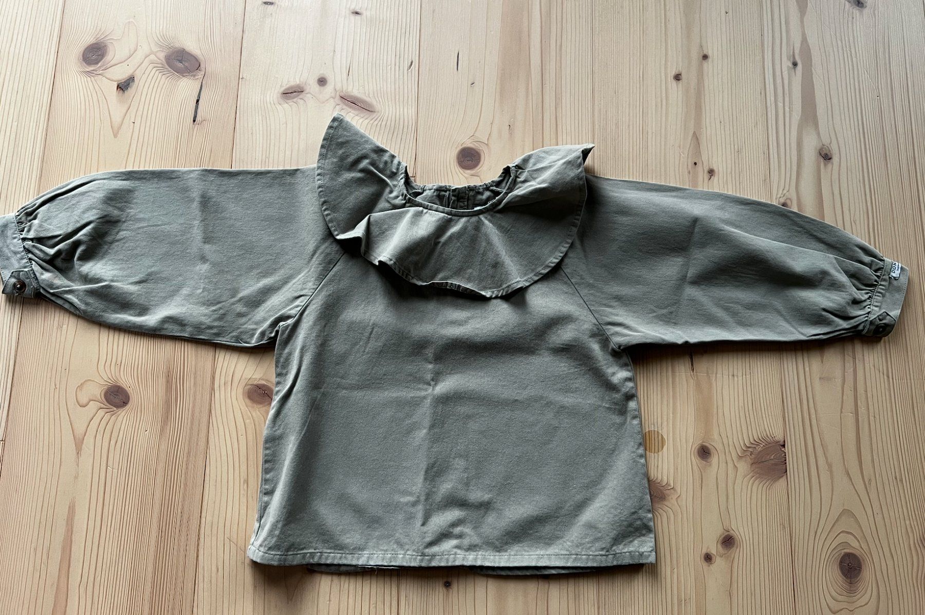 Blusen, T-Shirts & Tops: DONSJE Blouse Gr. 104/110 als neu! – Neu (gemäss Beschreibung) aus Zürich von normanprice 3
