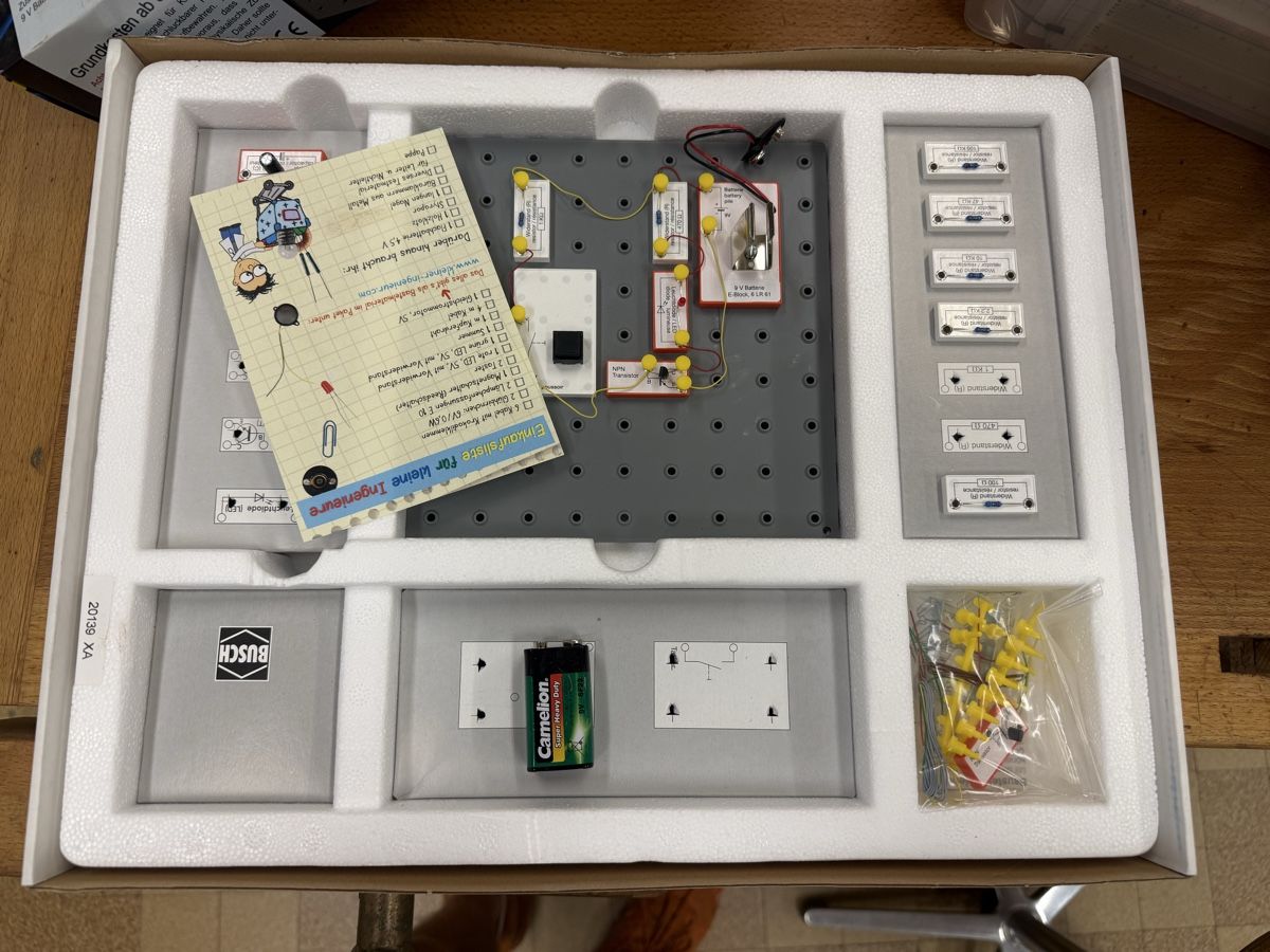 Kit di costruzioni: Système d'expérimentation électronique BUSCH 2160 bon état – Usato da Chexbres venduto da rochecolombe 1