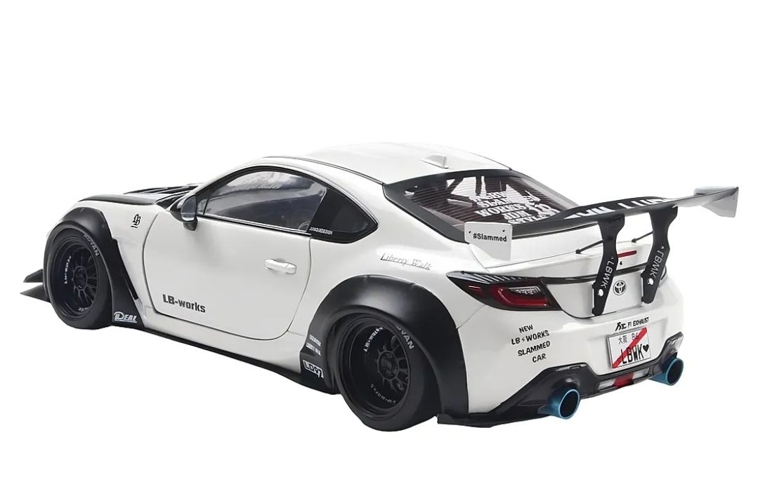 Toyota Modellini d'auto: Toyota GR86 LBWK 1:18 – Nuovo e nell'imballaggio originale da Oftringen venduto da sweden03 2