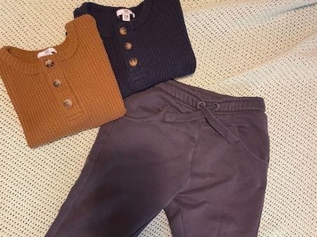 Joggpants & Pullover Set, Grösse 2Jahre, Top Zustand!