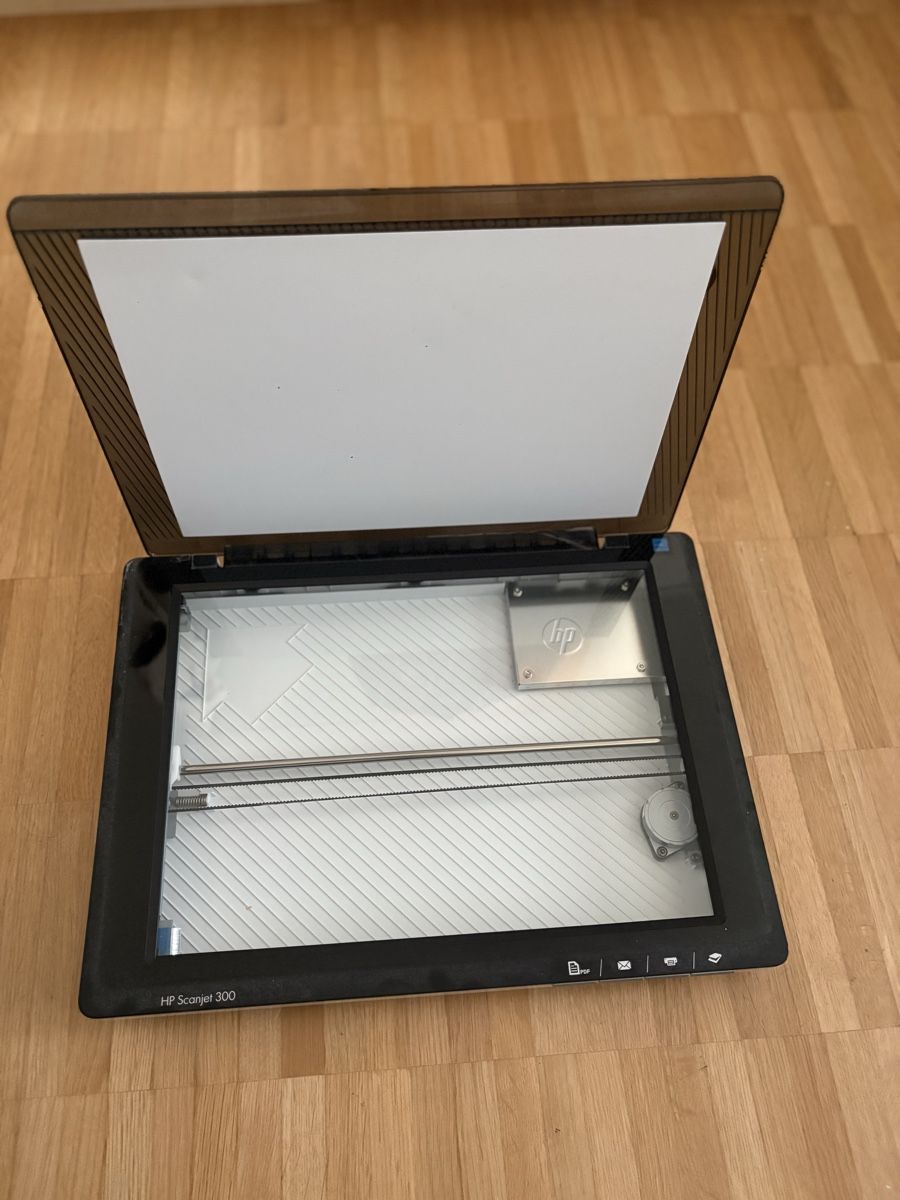 Hewlett Packard Scanneurs: HP Scanjet 300 Flachbettscanner  – D'occasion à Kloten par fjehle72 1