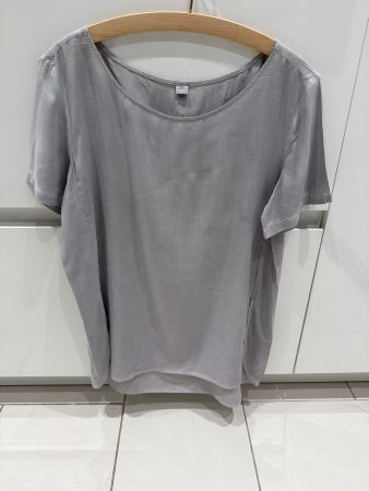 Sommerliches Shirt, hellgrau, Grösse M - Neuwertig!