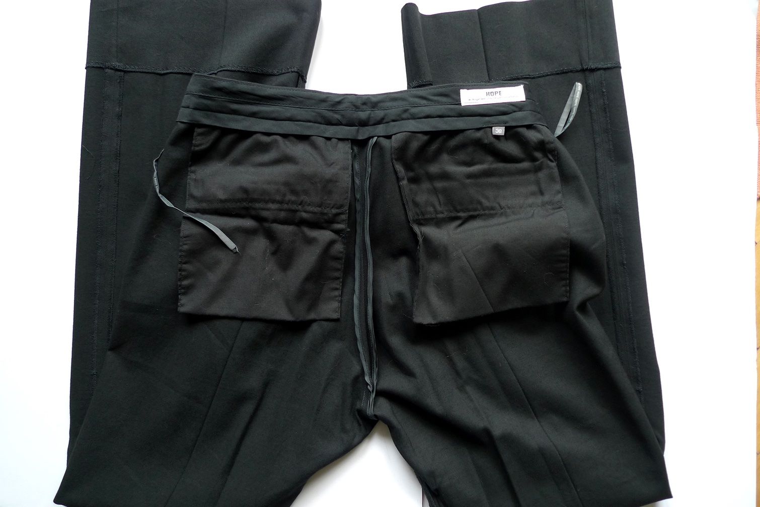 Hope Pantaloni: Hose  / NEU / HOPE – Nuovo (secondo la descrizione) da Zürich venduto da Supetar