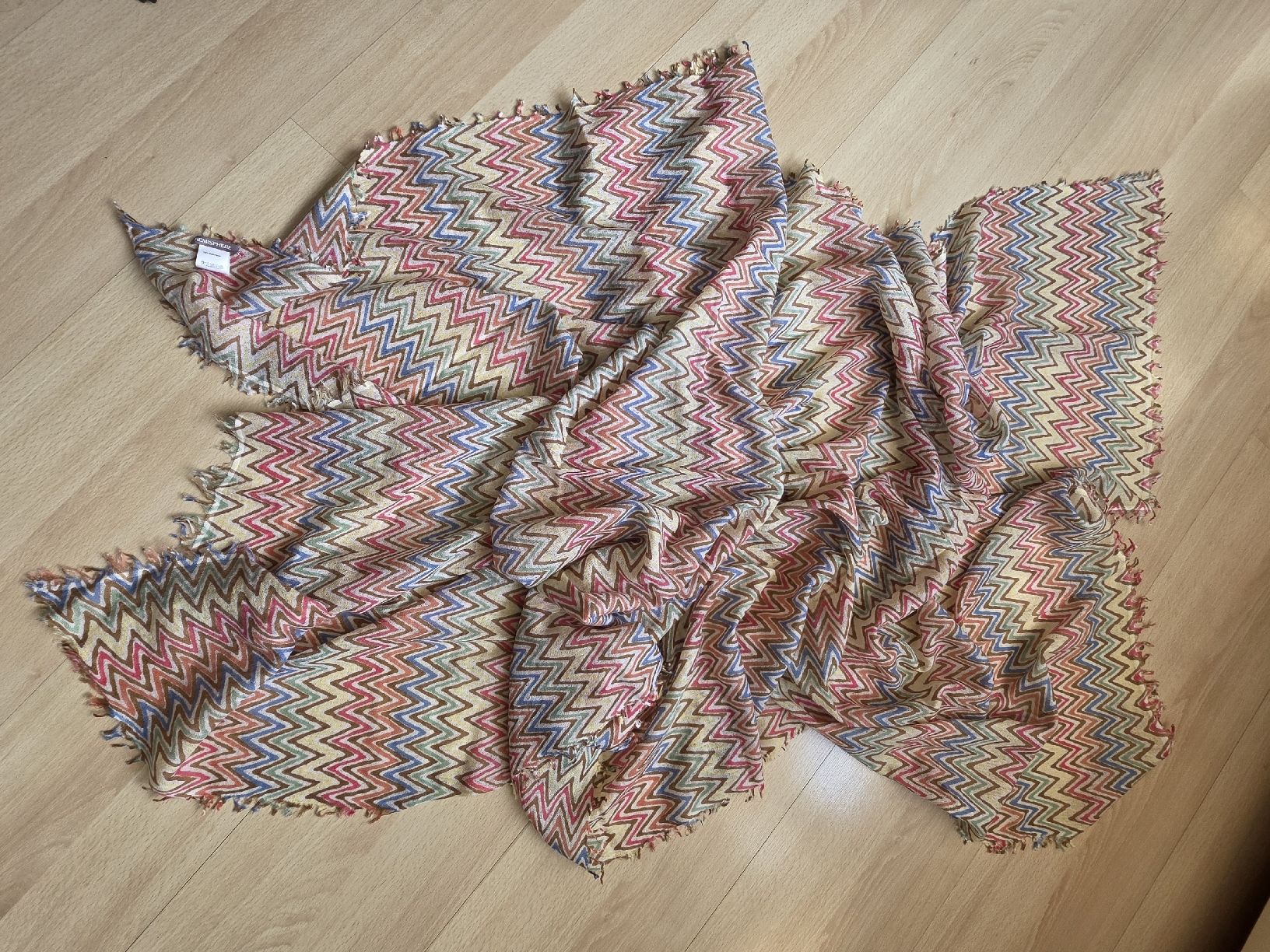 Hemisphere Foulards, Tücher & Schals: HEMISPHERE SCHAL BUNT – Gebraucht aus Adlikon von jahr01