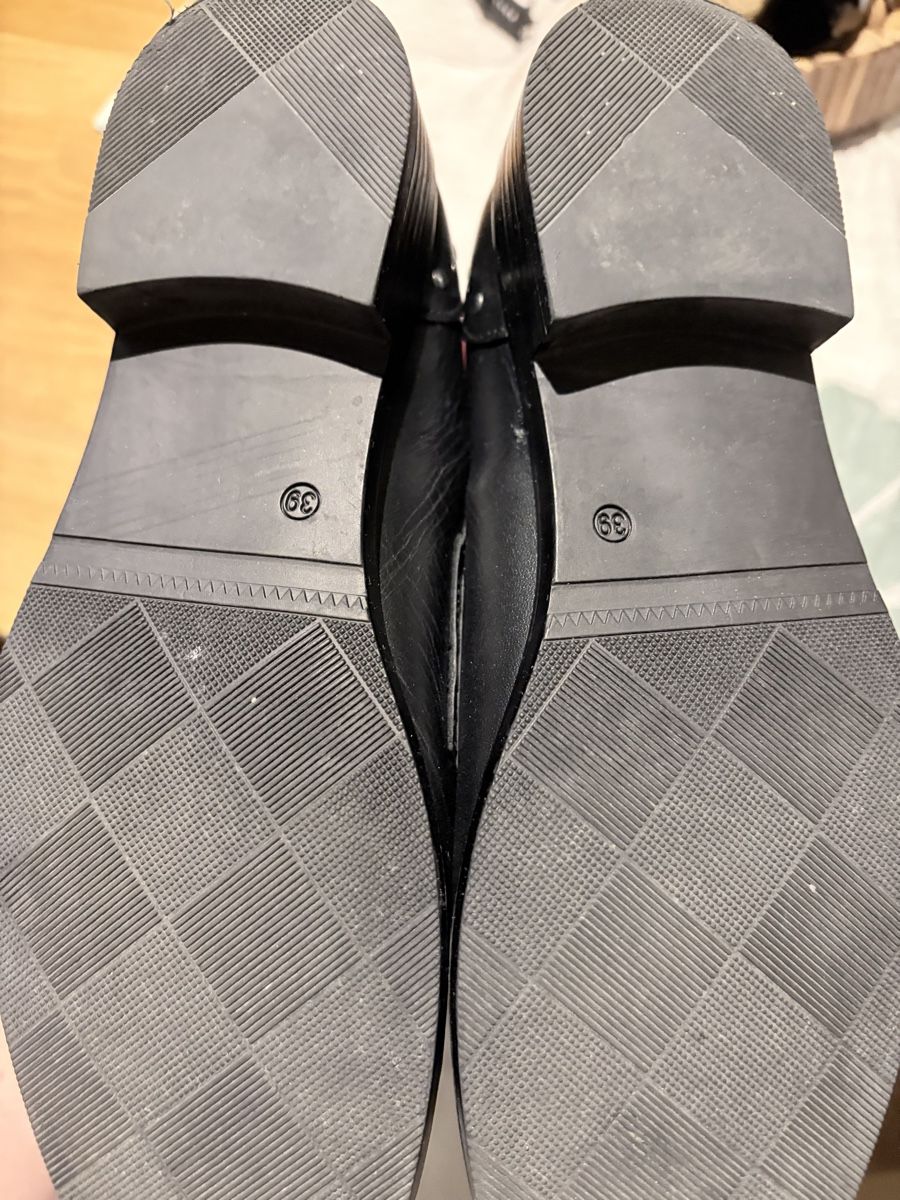 Scarpe da donna: Mocassin noir cuir – Usato da Montpreveyres venduto da hae_zk6g 2