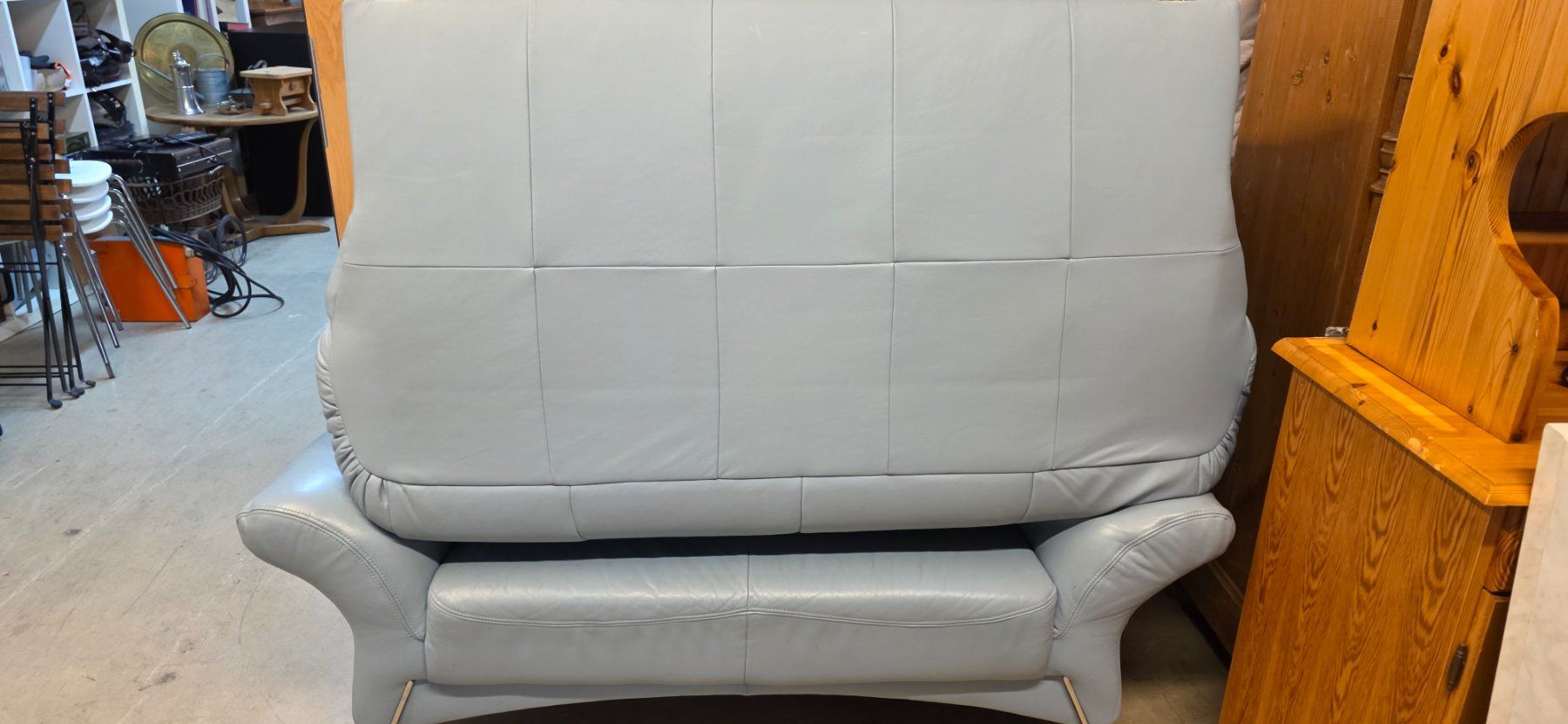 Divani: 2x 2er Sofa-Set aus hellblauem Echtleder, – Usato da Wittenbach venduto da gruezi-schwiz 4