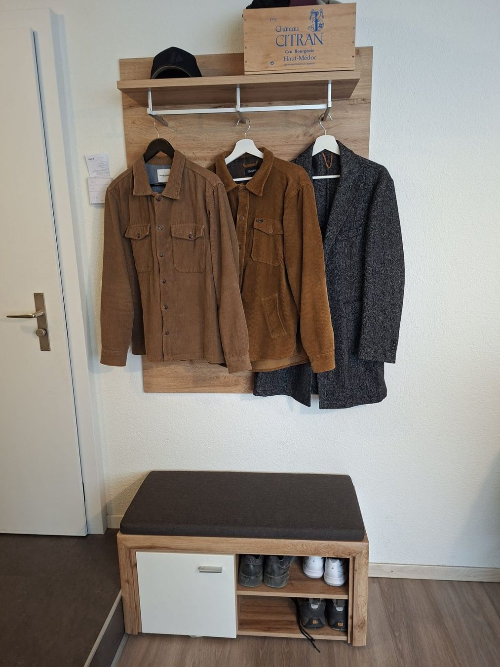 Garderobe: Garderobe – Gebraucht aus Uttigen von Elmenia03