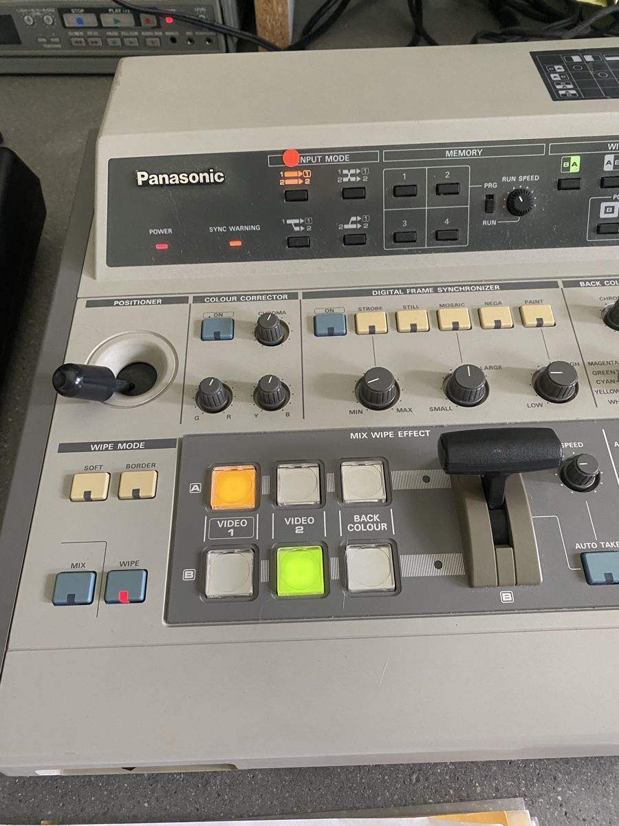 Panasonic Console di mixaggio: Panasonic WJ-MX12 Mixer – Usato da Anglikon venduto da Couture-Shop 1