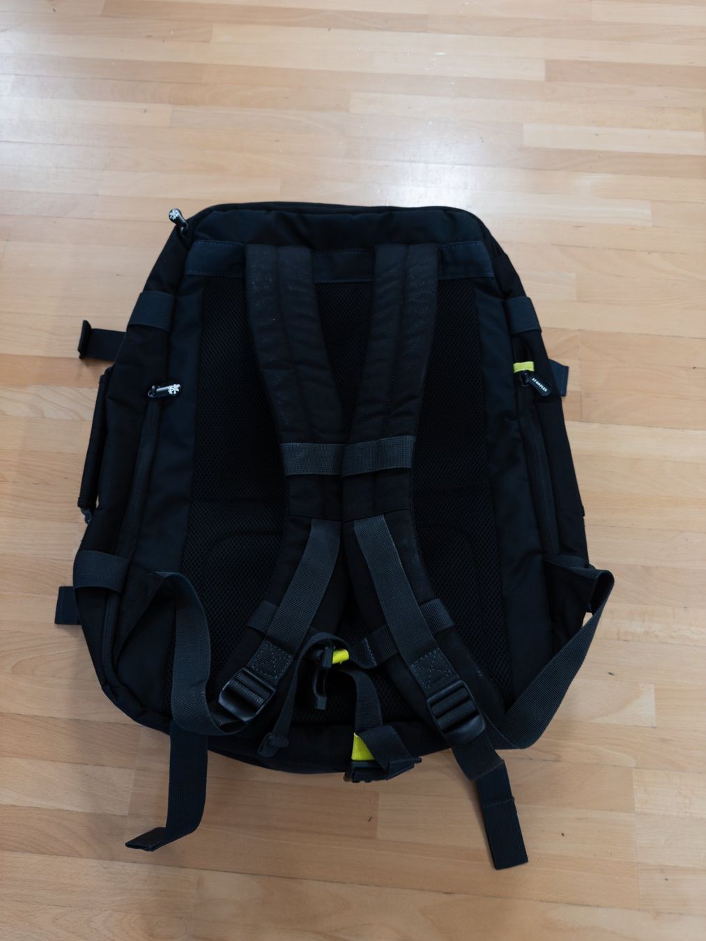 Crumpler Zaini: Crumpler Track Jack Board Backpack – Usato da Zürich venduto da smb1234 2