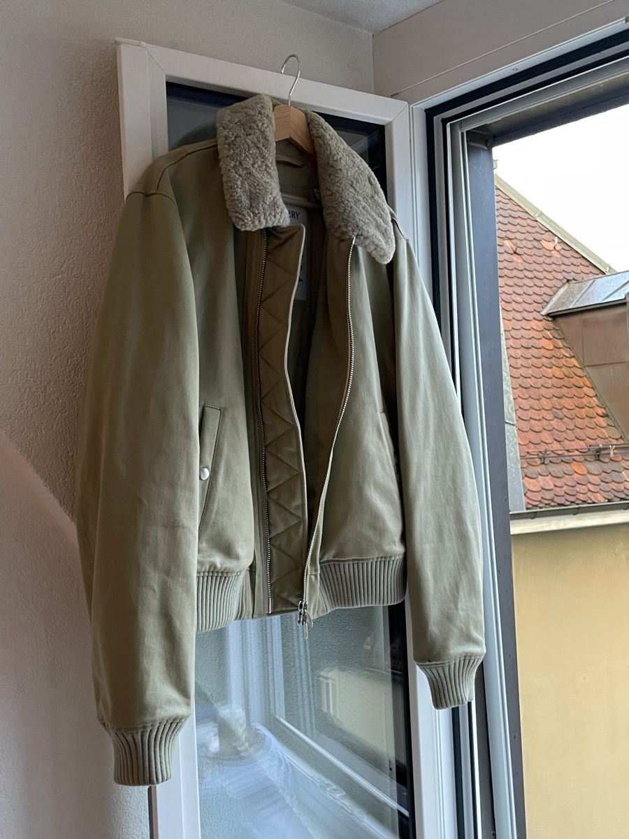 Burberry Giacche: Exklusive Burberry Bomberjacke mit Lammfellkragen – Nuovo (secondo la descrizione) da Zürich venduto da lui_n92t 2