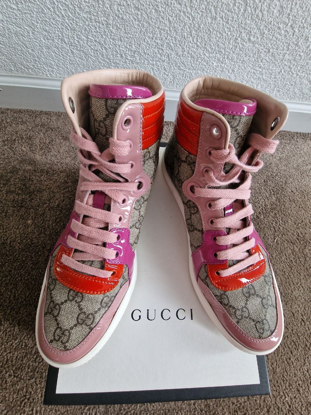 Gucci Chaussures femmes: Gucci Canvas Sneaker Gr. 39 – D'occasion à Herrenhof par wolke__7