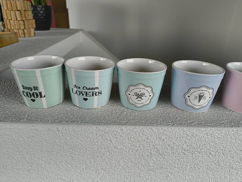 Verres: 8x Glacebecher / Gläschen mit Löffel  – D'occasion à Nänikon par Manta87 3