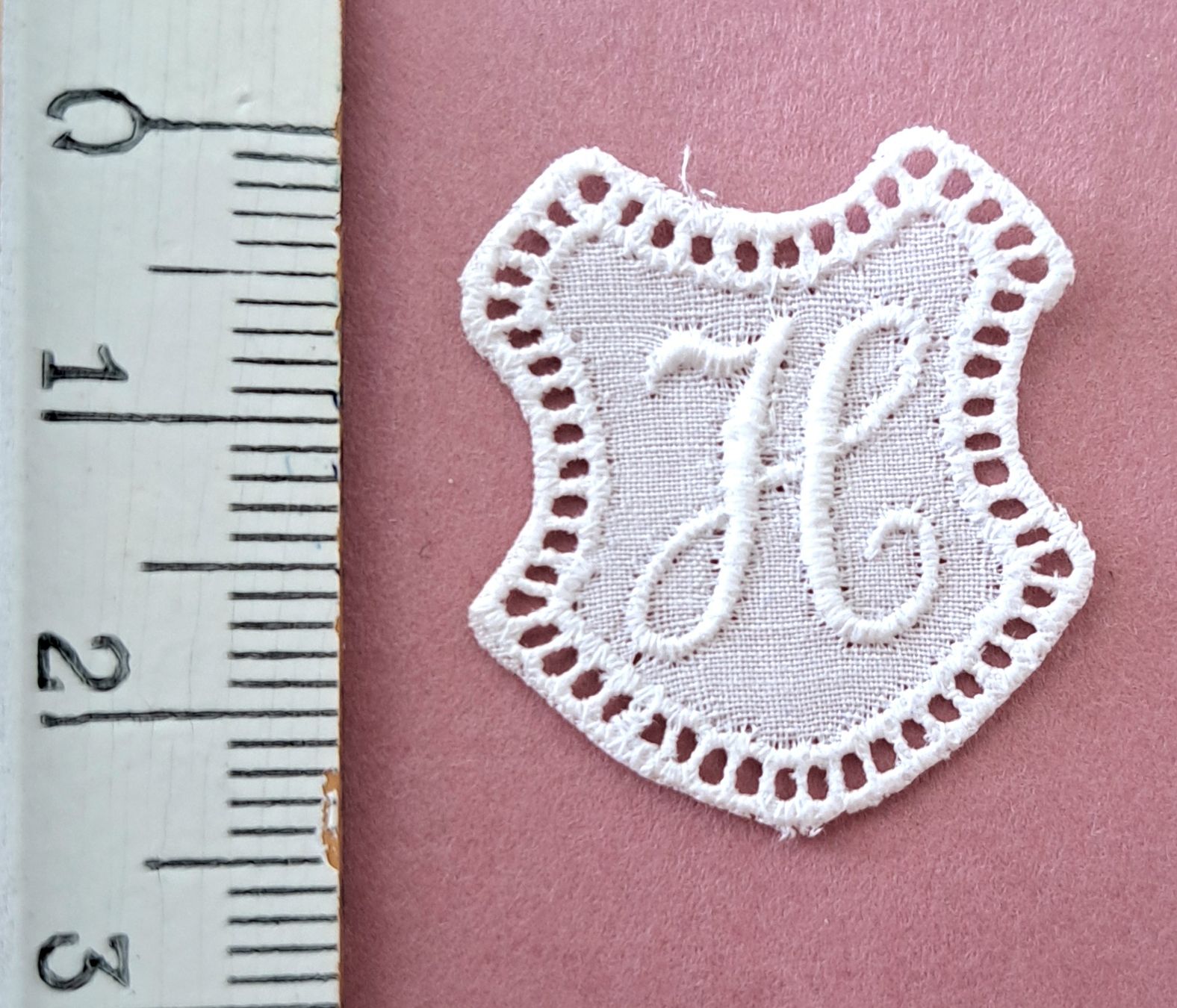 Stoffe: " H " Monogramme dentelle de coton ancienne- à coudre – Neu und originalverpackt aus Hauterive NE von ali_vintage 1