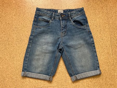 Kurze Hosen / Jeans, hellblau, Gr. 146, von "alive"
