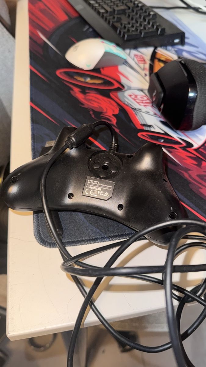 Nintendo Consoles: Nintendo Switch Controller – kabelgebunden – D'occasion à Holderbank AG par min_285m 1
