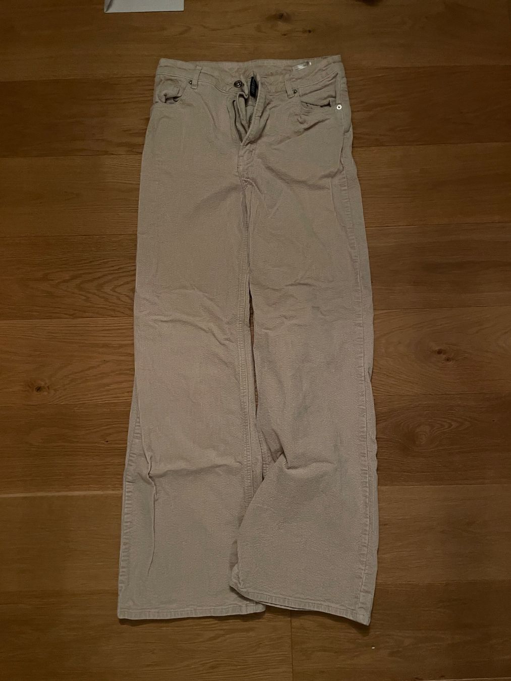 H&M Hosen: Beige H&M Hose Grösse 38 – Gebraucht aus Basel von joh_vl7m