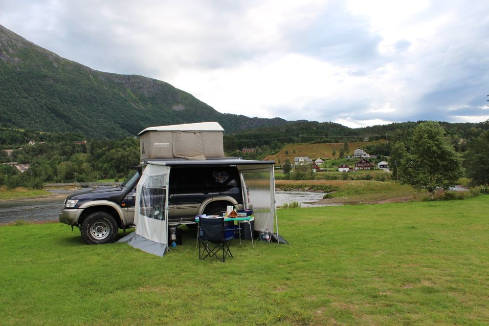 Thule Vorzelte & Markisen: Thule Markise mit Vorzelt / Safari room  für  VW T5 und T6 – Gebraucht aus Hundwil von panzermech 1