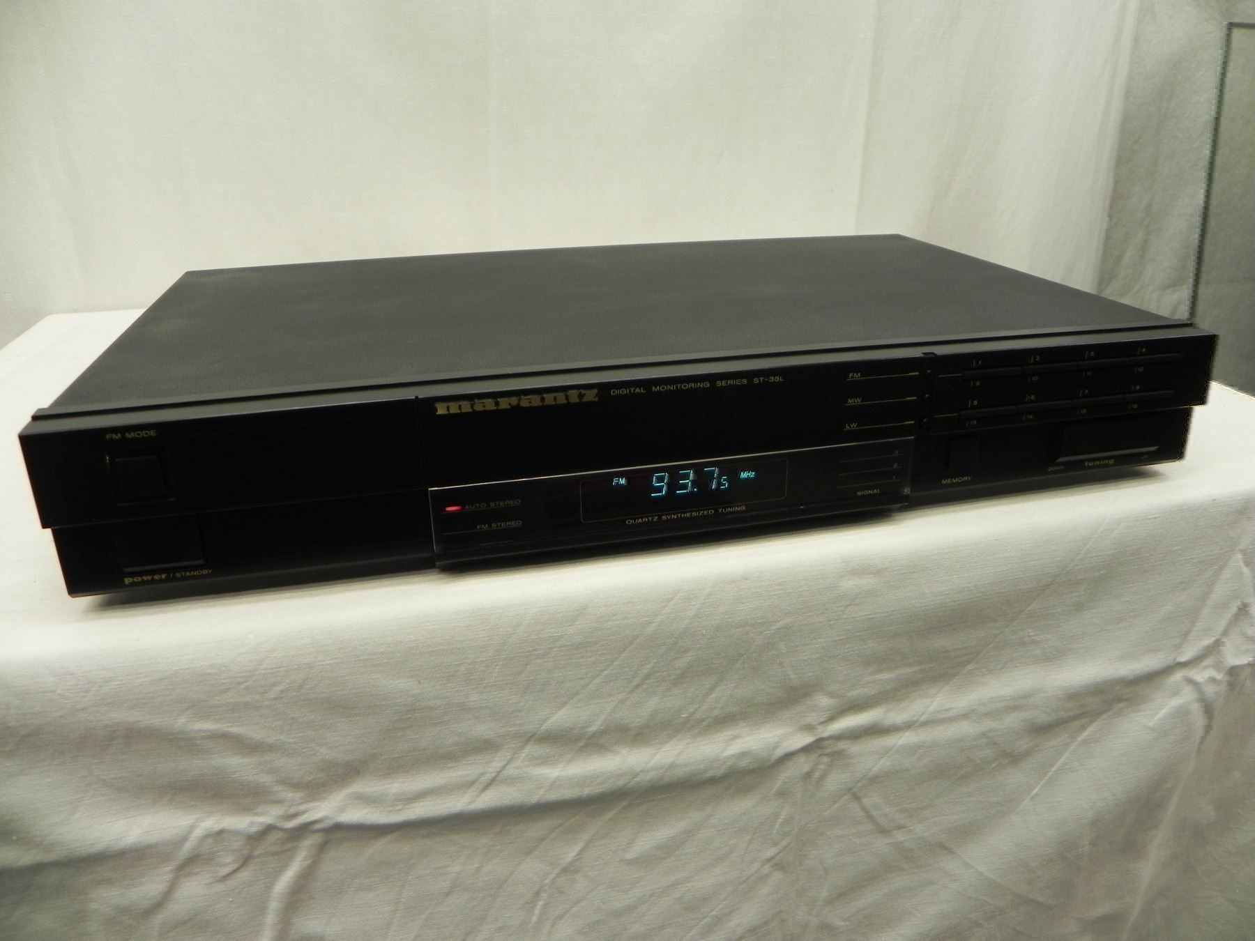 Radio: Marantz ST-35L Tuner – Usato da Basel venduto da Life-Style-Art 4
