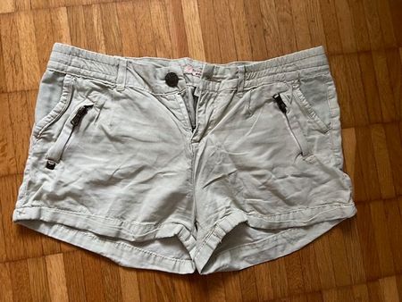 Sommer-Shorts von Bershka, Khaki, Gr.36, Top Zustand!