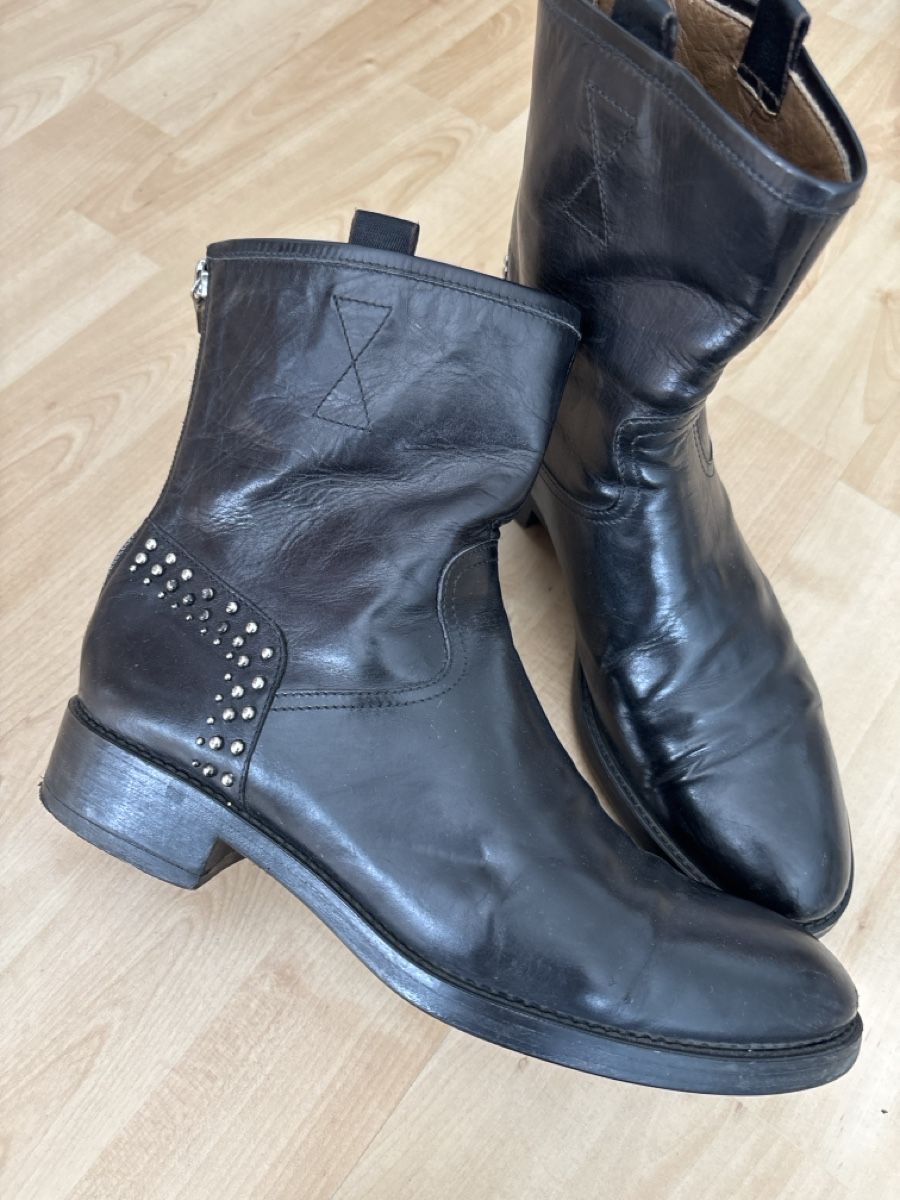 Damenschuhe: Real Rubber Schuhe  mit Nieten, Grösse 36.5 – Gebraucht aus langenthal von rundholz7 5