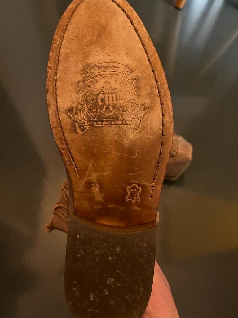 Chaussures femmes: Leder Stiefeletten -  Klassisches Design – D'occasion à Schlieren par James1010 2