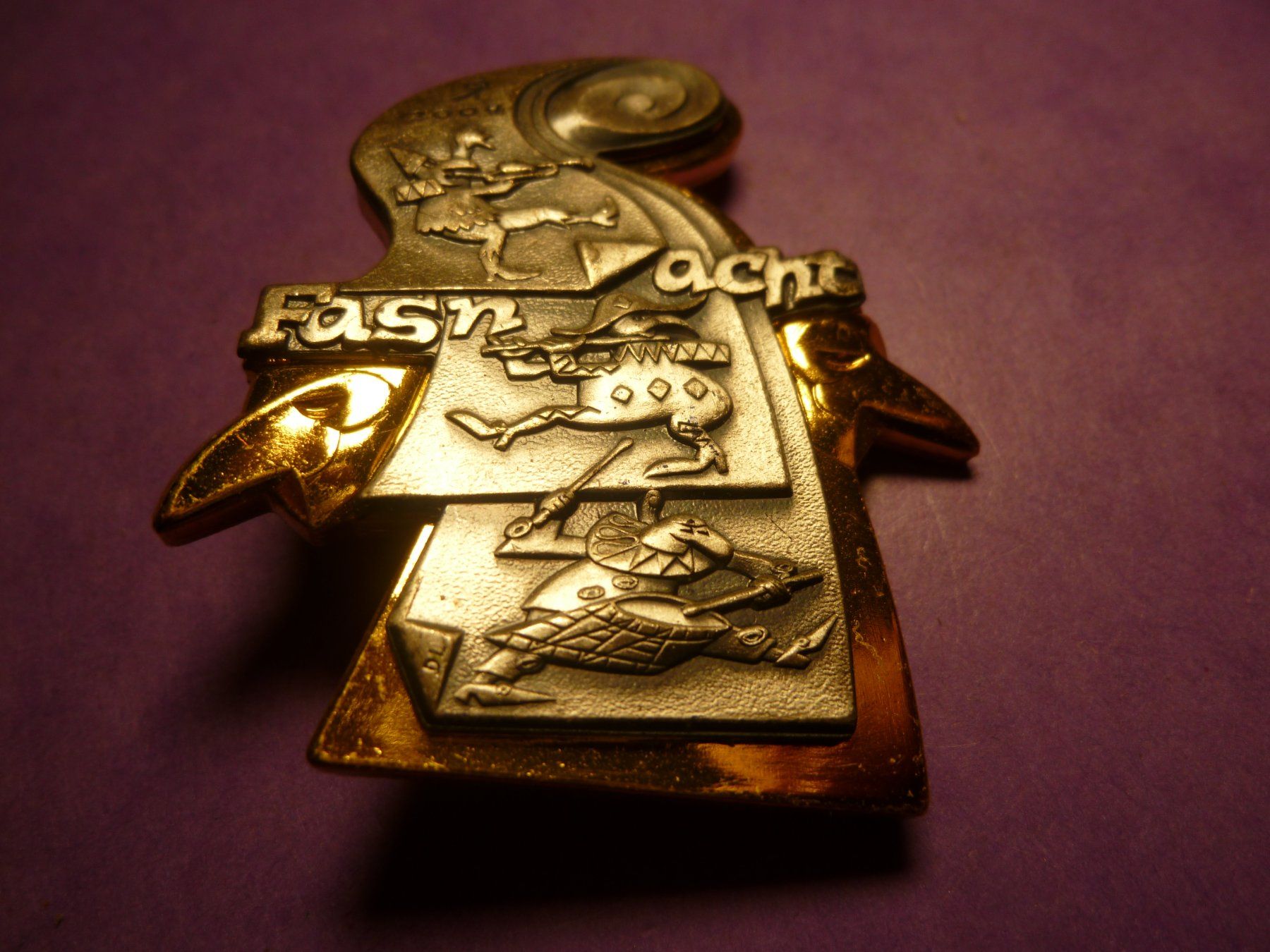 Plaketten & Abzeichen: BASEL 2004 GOLD – Gebraucht aus Ried (Muotathal) von Mandarin02