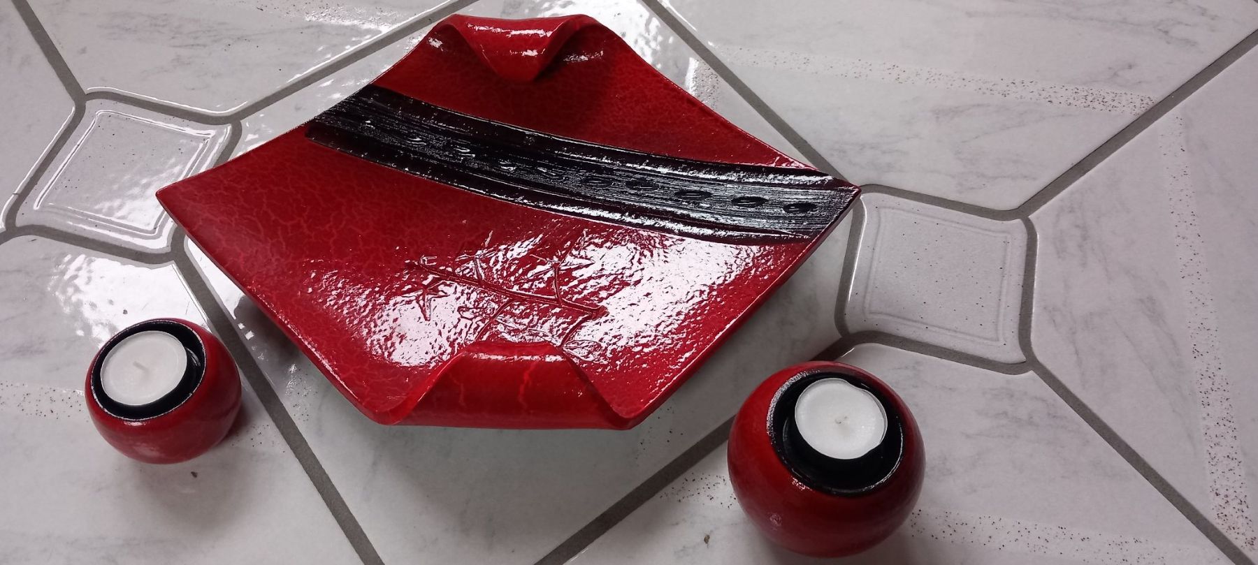 Tutte le decorazioni: Rote Deko Schale mit Kerzenständer – Usato da Buttikon SZ venduto da MH1976 4