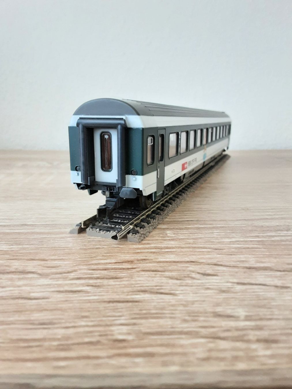 Roco Modellini di ferrovie: Roco SBB Einheitwagen Bärli Wagen – Usato da Zürich venduto da Rbaer1 2